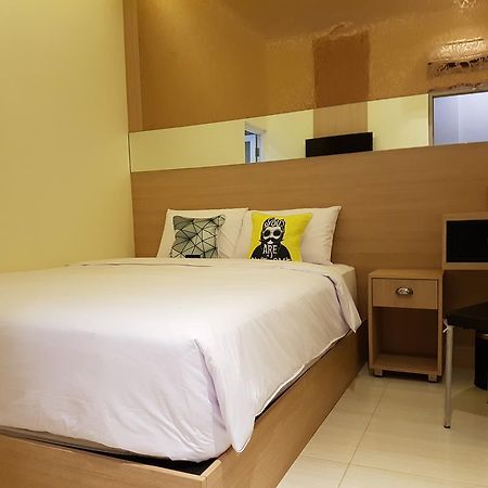 Bold Hotel Jakarta Exterior photo