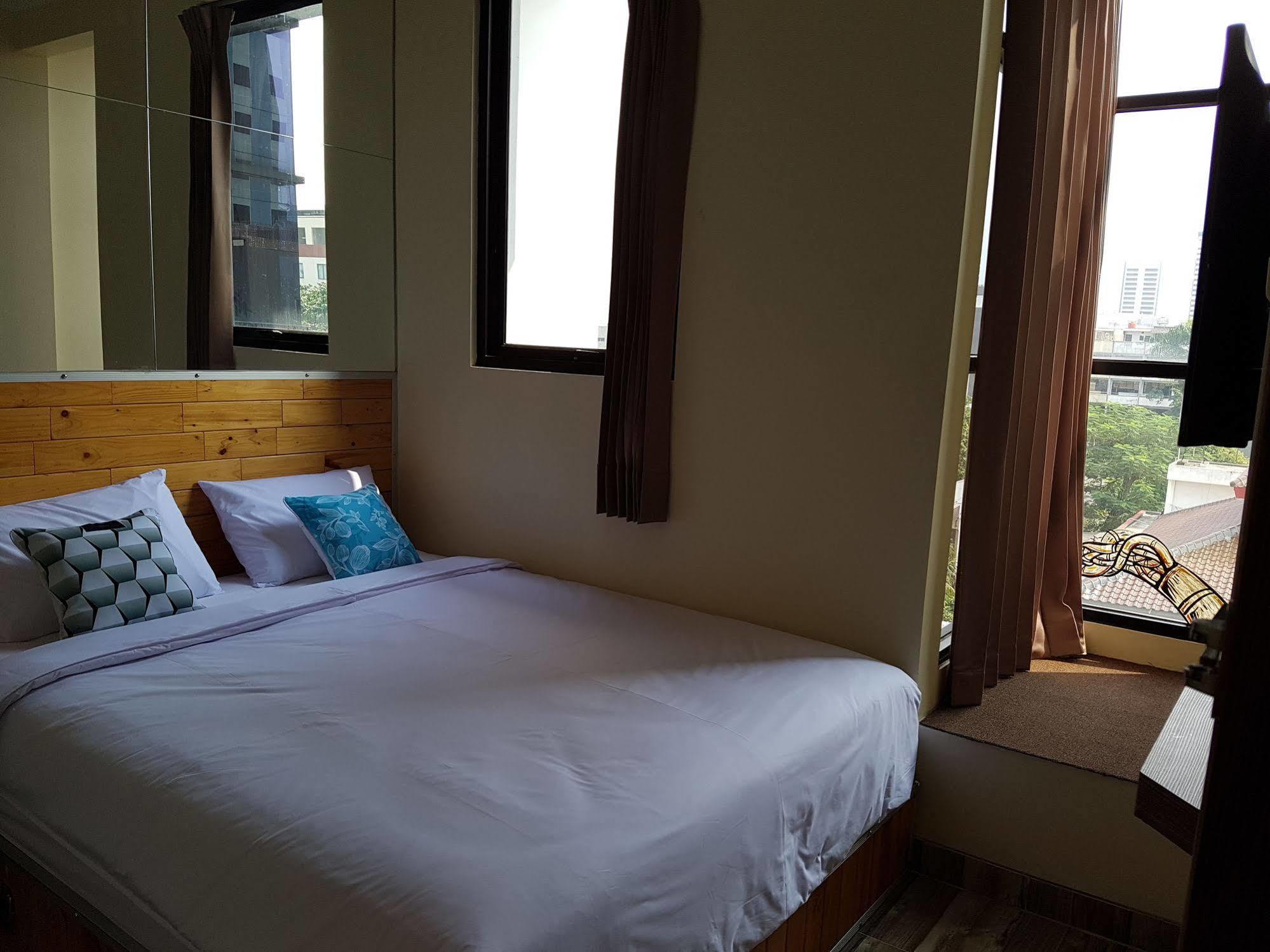Bold Hotel Jakarta Exterior photo