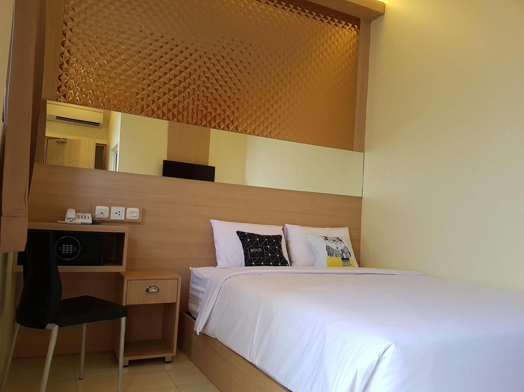 Bold Hotel Jakarta Exterior photo