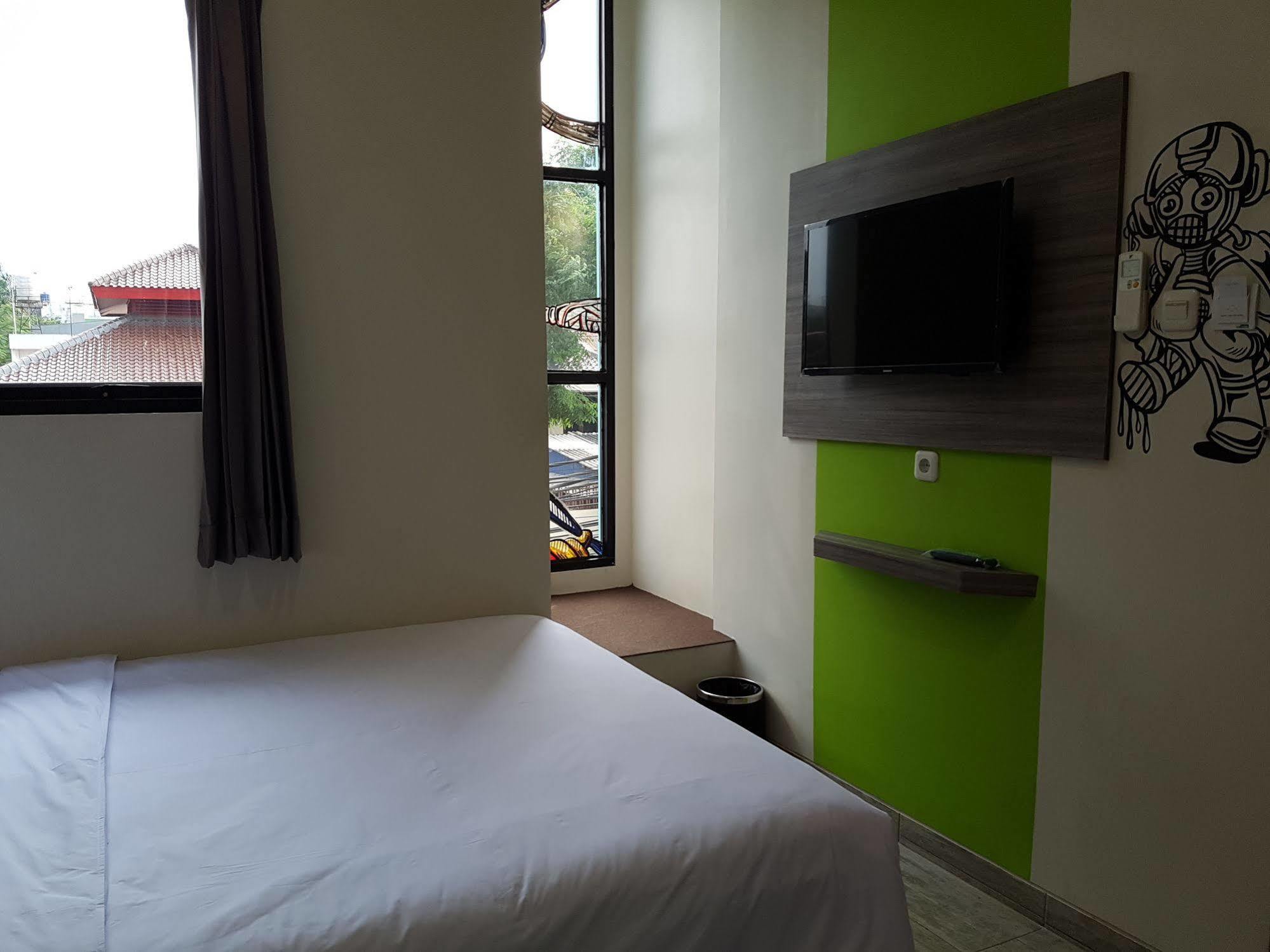 Bold Hotel Jakarta Exterior photo